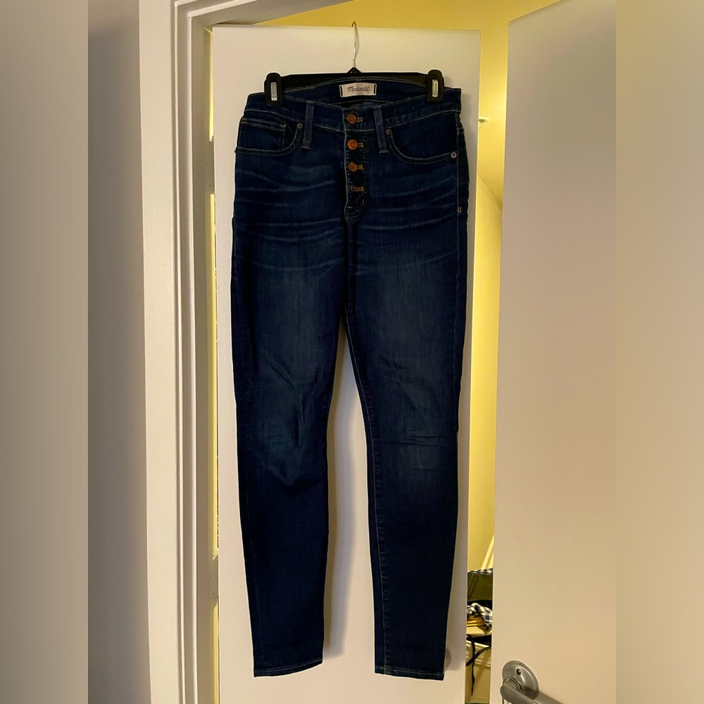 Madewell skinny jeans with rose gold buttons, dark wash size 26